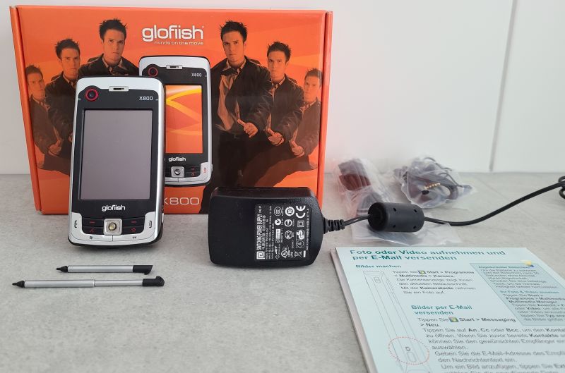 Datei:E-TEN glofiish X800-alles.jpg